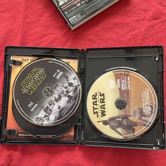 Star Wars The Force Awakens DVD - Picture 4 of 5